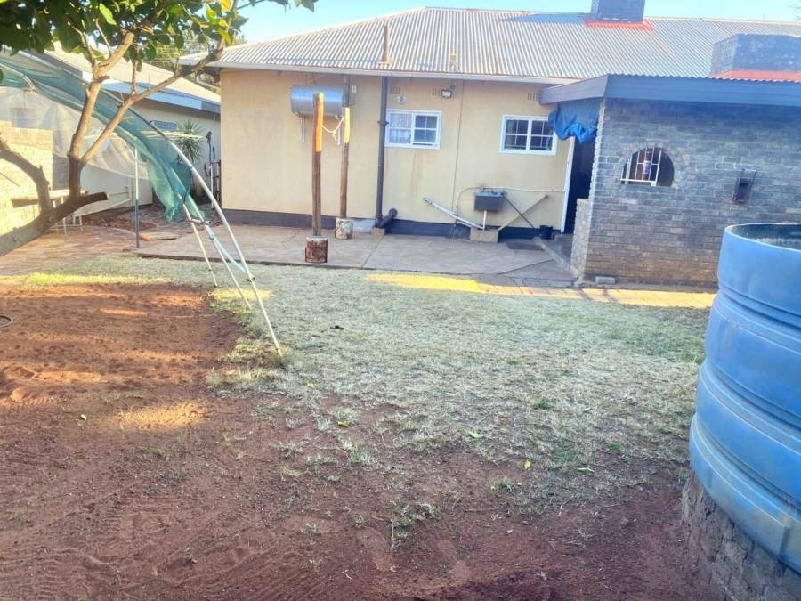 To Let 4 Bedroom Property for Rent in Kuruman Northern Cape
